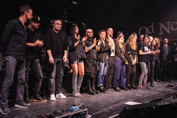 Koncert specjalny pamięci Grzegorza Ciechowskiego (ACKiS Od Nowa, 14.12.2019) [fot. Jessica David]